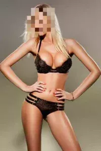 בלונדה מהממת באילת