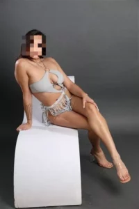 סבלנית ויפה מחכה לך