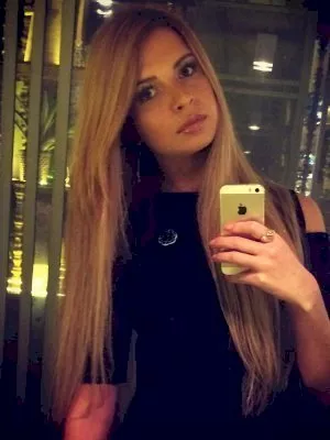 בחורה פצצת על להזמנות בלבד - דירות דיסקרטיות בבאר שבע